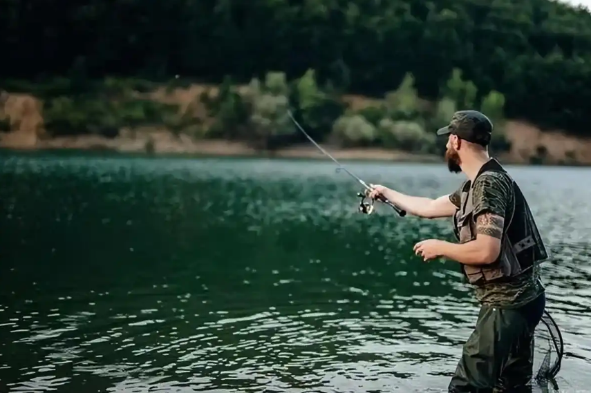 路亚钓鱼总是空军？学会7个手法和4个细节，让你路亚不再打龟！